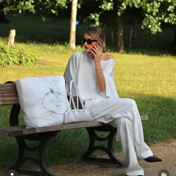 SLOANE BLACK SUNGLASSES - Picture 4 of 11